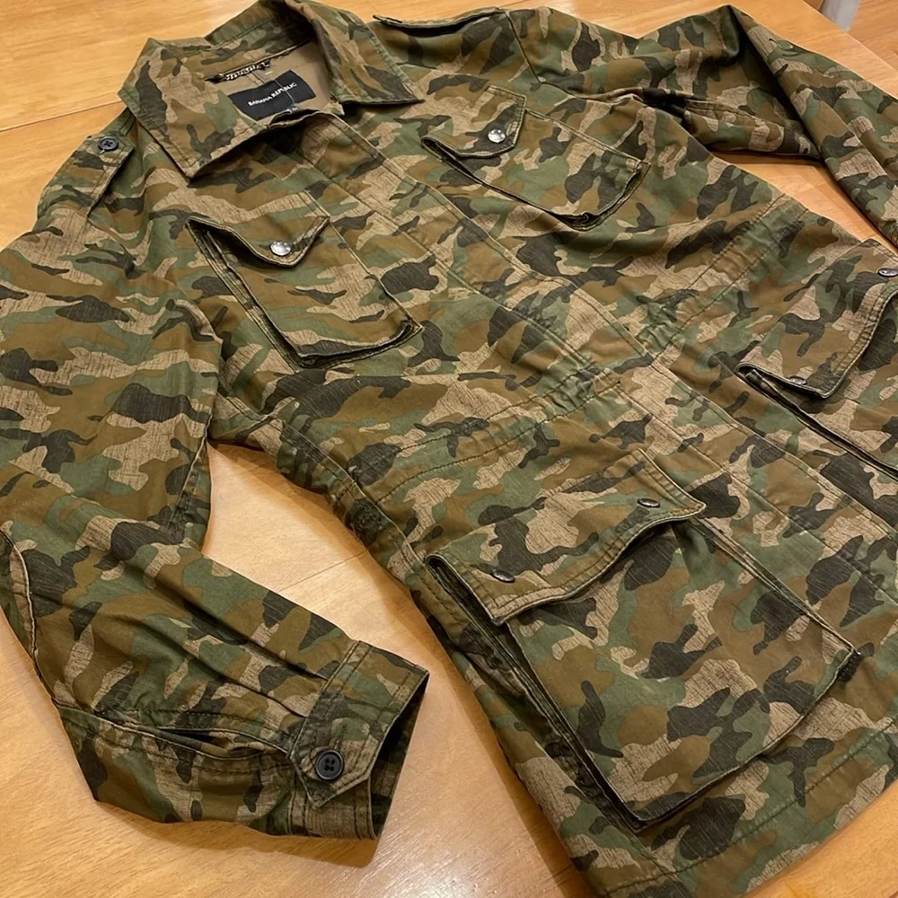 Banana Republic Men’s Army Camo 4 Pocket Jacket Medium Button Down Military Coat
